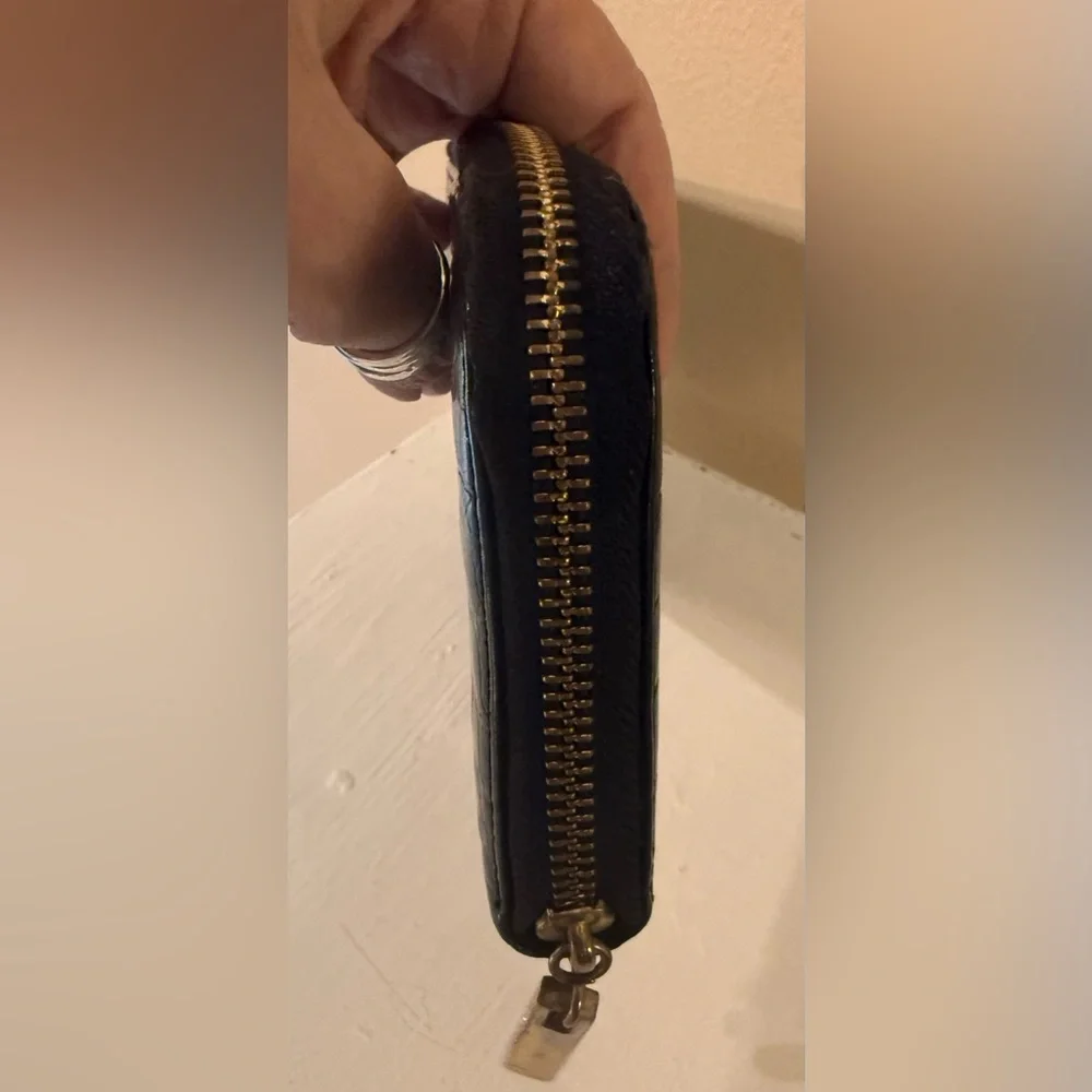 Tory Burch Britten Zip Continental Wallet in black croc-embossed leather EUC - Picture 4 of 11